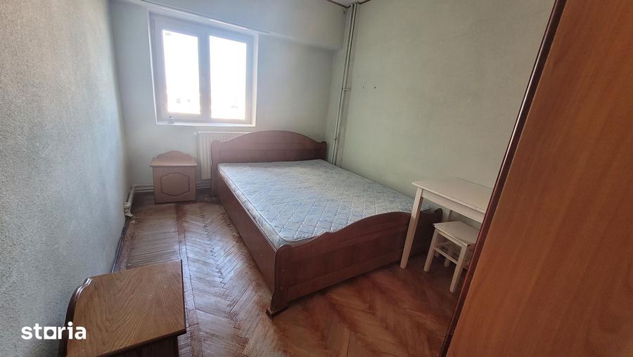Apartament cu 3 camere decomandat în Central
