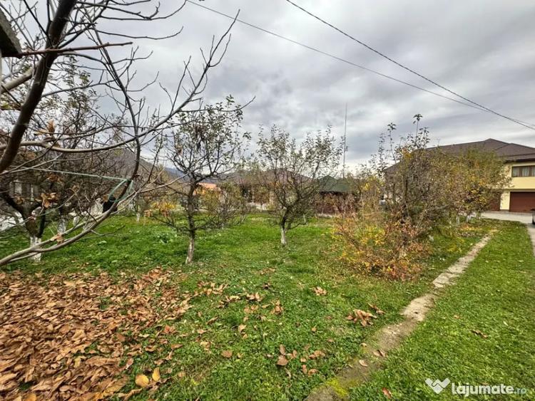 Casă cu 5 camere cu Teren 1310 Mp în Central