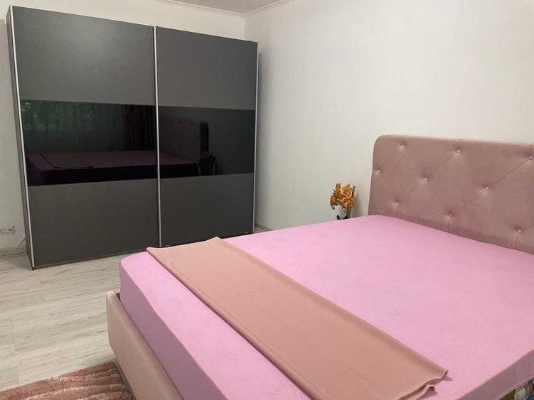 Apartament cu 3 camere semidecomandat în Apărătorii Patriei
