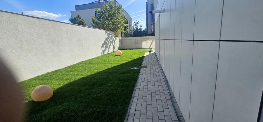 Casă individuală cu 7 camere cu Canalizare în Nord-Vest