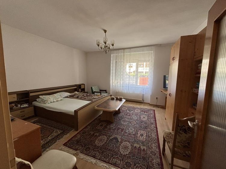 Casă individuală cu 4 camere cu Teren 750 Mp în Semicentral