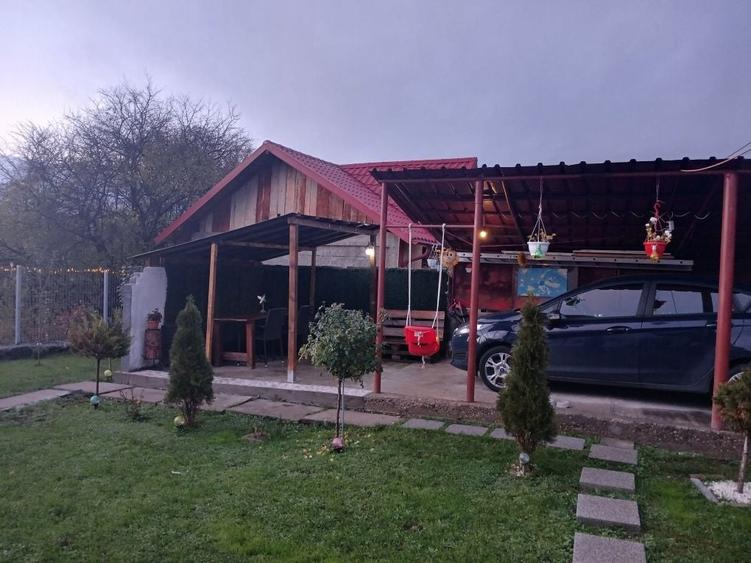 Casă cu 3 camere în Bucov
