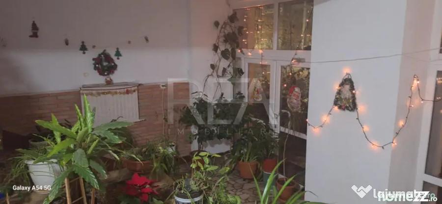 Apartament cu 3 camere decomandat în P-ța Muncii
