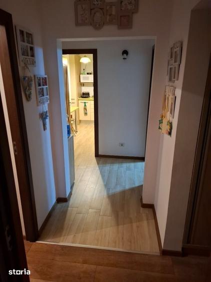 Apartament cu 4 camere decomandat, mobilat în Confecții