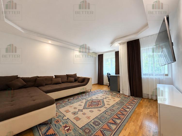Apartament cu 4 camere decomandat în Central