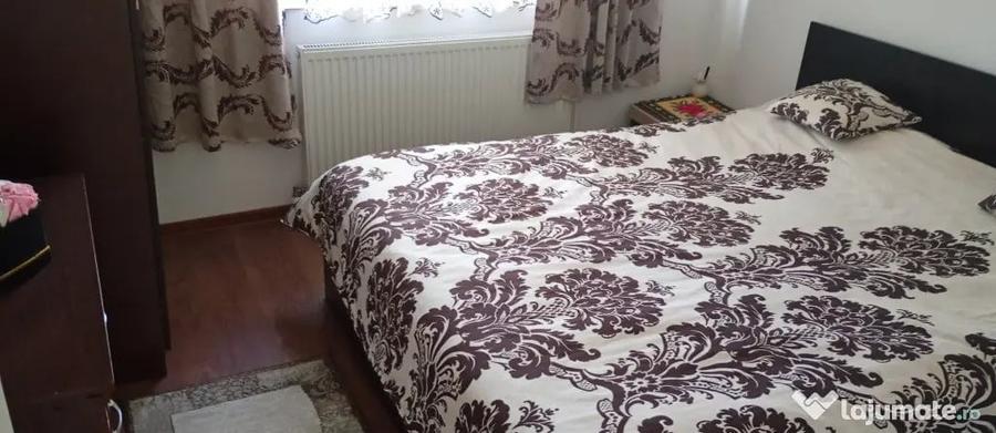 Casă cu 2 camere cu Teren 100 Mp în Central
