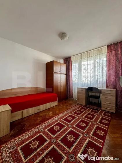 Apartament cu 4 camere semidecomandat în Central