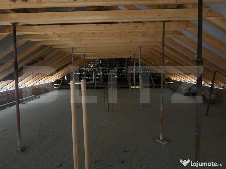 Casă cu 3 camere cu Teren 1643 Mp în Central