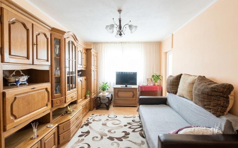 Apartament cald și luminos cu 3 camere, în zona Uverturii – Dezrobirii..