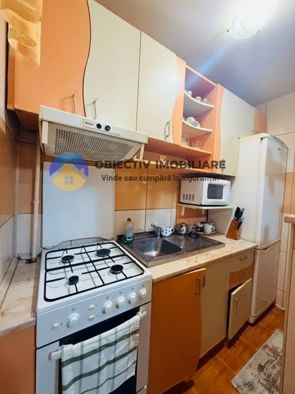 Apartament cu 3 camere decomandat în Calea Romanului