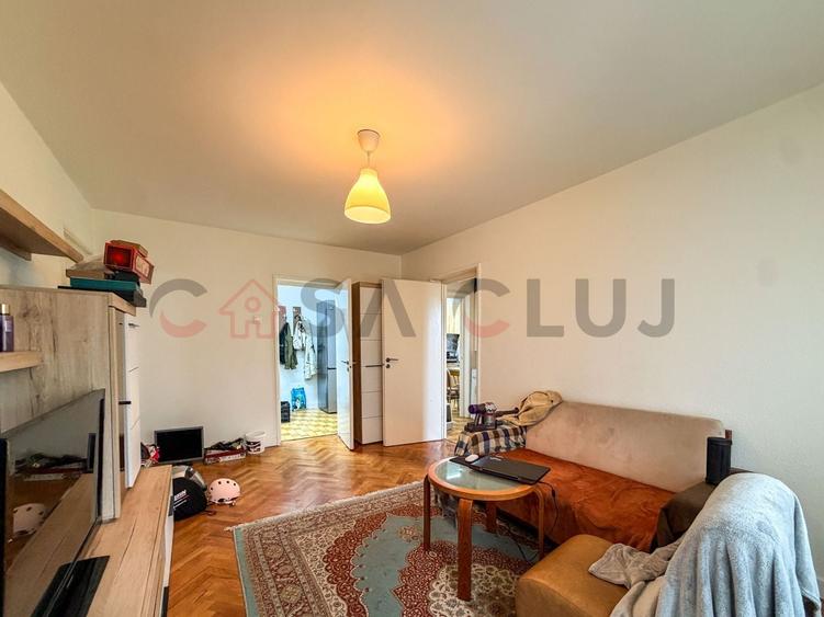 Apartament cu 3 camere semidecomandat, mobilat în Gheorgheni