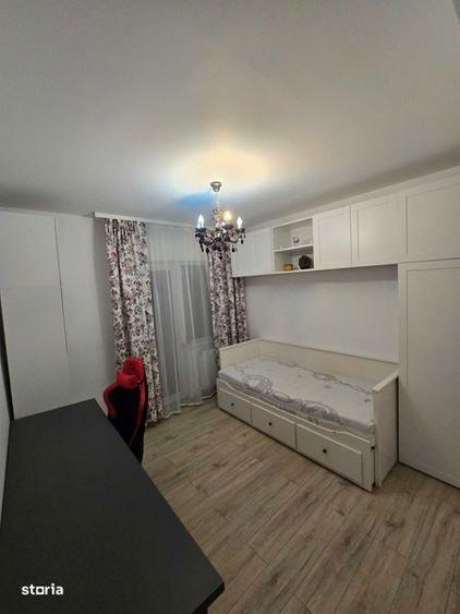 Apartament cu 3 camere decomandat, mobilat în Central