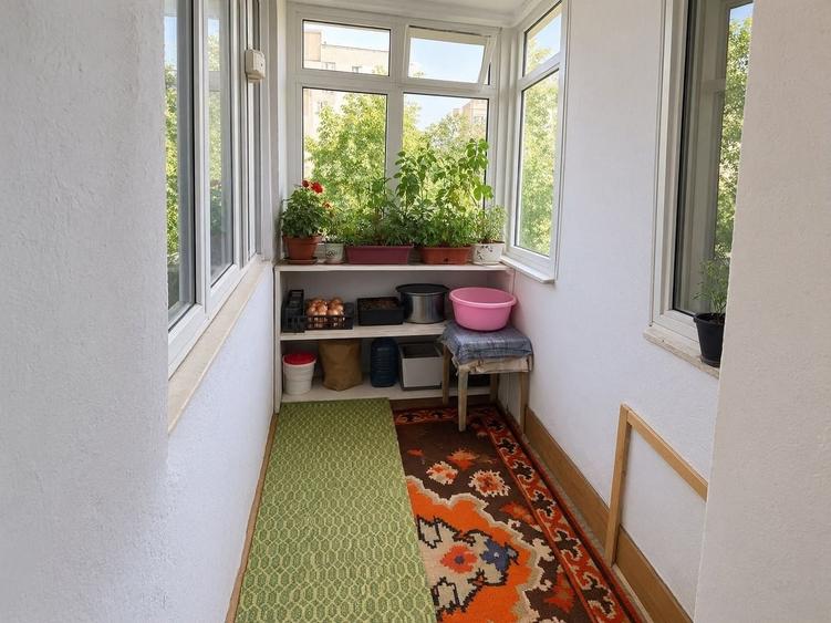 Apartament cu 3 camere decomandat, mobilat în Baicului