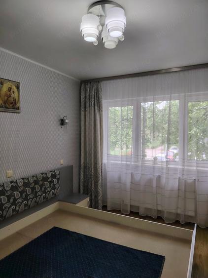Apartament cu 2 camere semidecomandat, mobilat în Vest