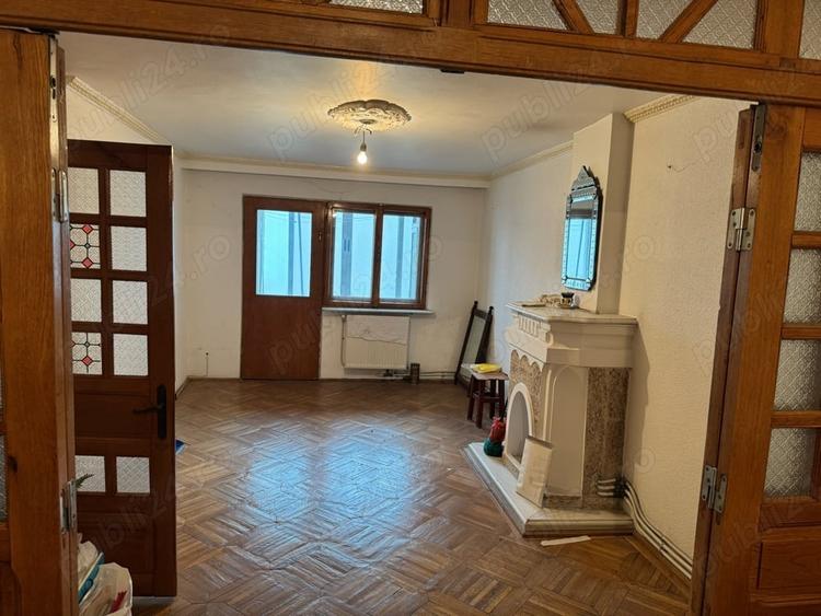 Apartament cu 4 camere decomandat în Central