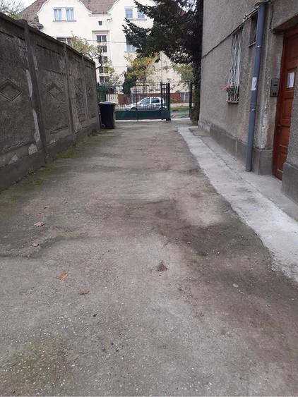 Apartament cu 3 camere semidecomandat în Exterior Vest