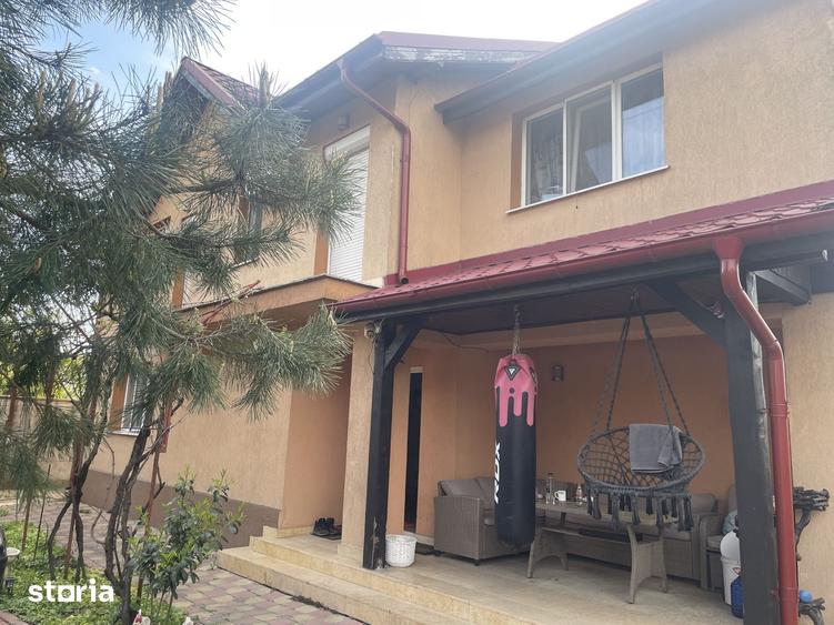 Casă cu 4 camere cu Teren 300 Mp în Central
