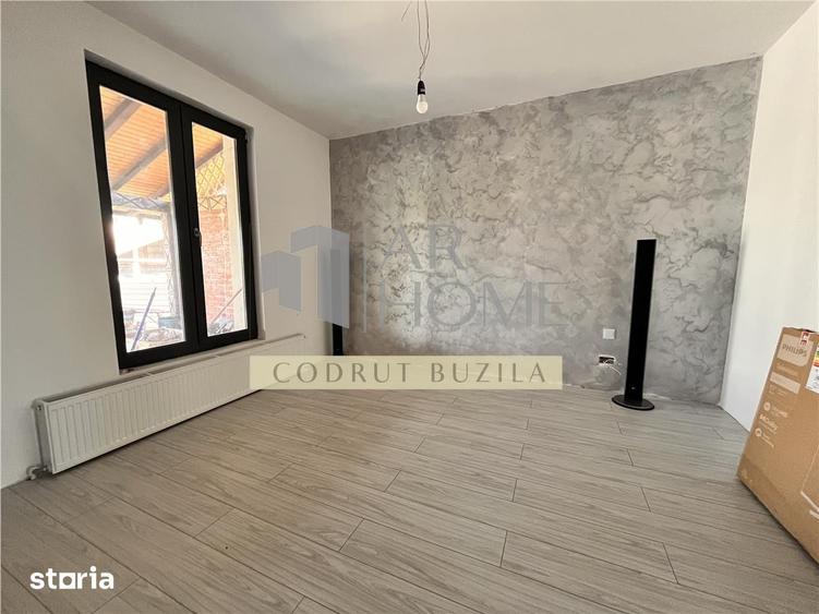 Casă cu 7 camere cu Teren 962 Mp în Mănești