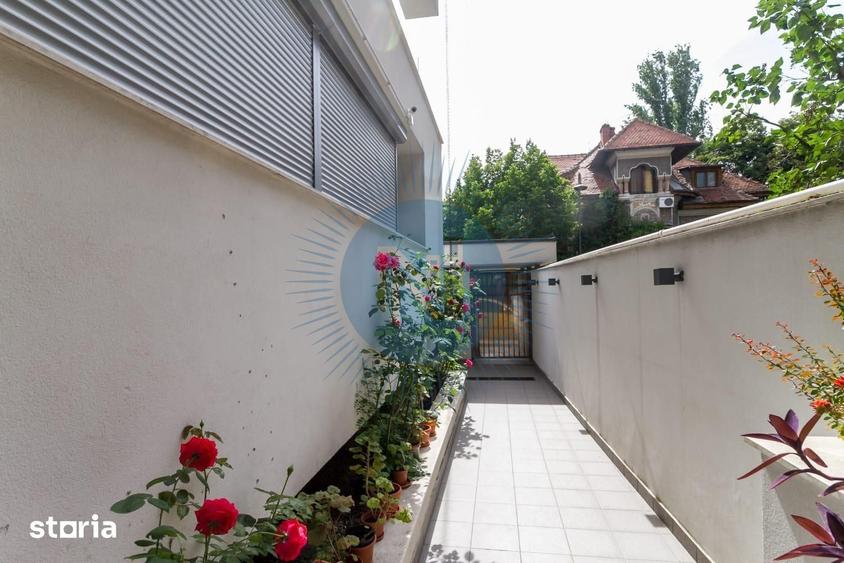 Apartament cu 4 camere în Dorobanți