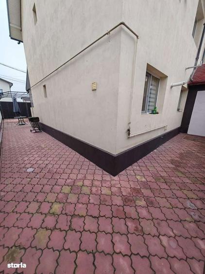 Casă cu 5 camere cu Teren 191 Mp în Central