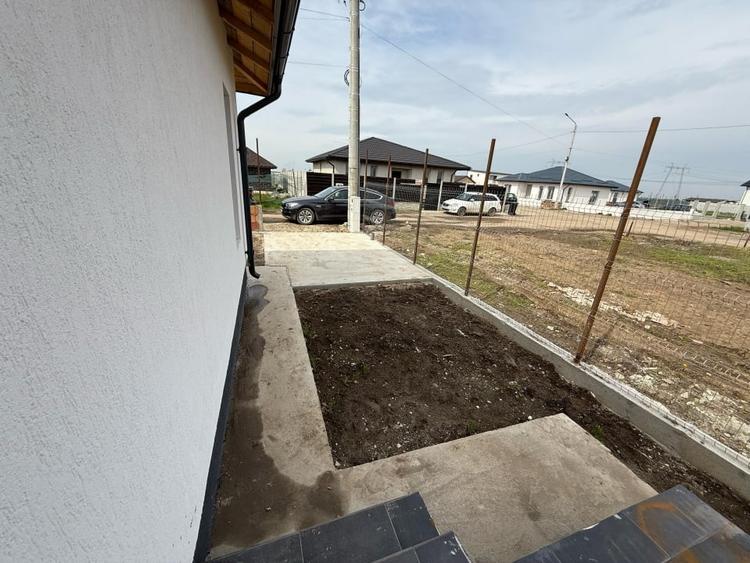 Casă individuală cu 3 camere cu Teren 350 Mp în Berceni
