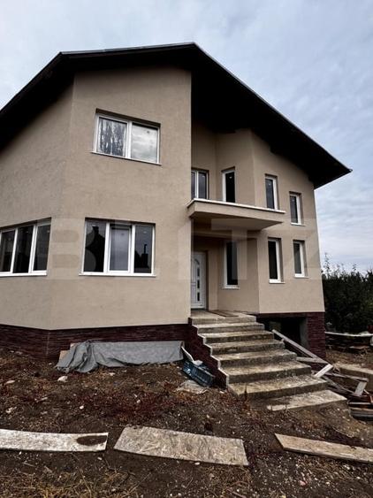 Casă individuală cu 2 camere cu Garaj în Sud-Est