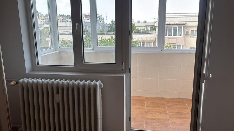 Apartament cu 2 camere decomandat în Aviației