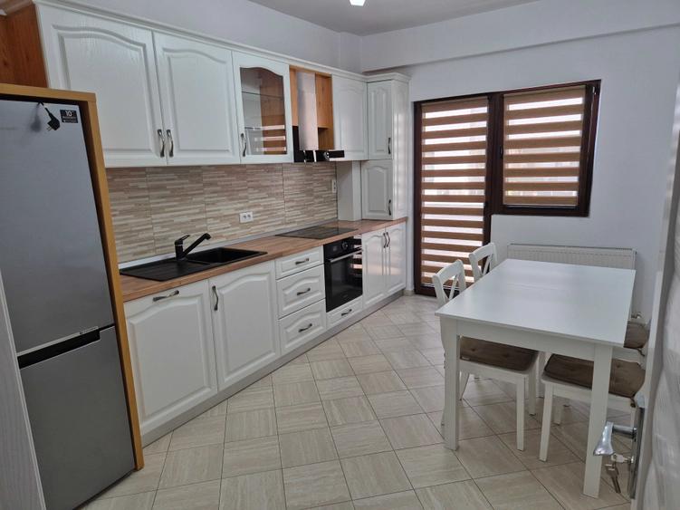 Apartament cu 2 camere decomandat în Exterior Vest