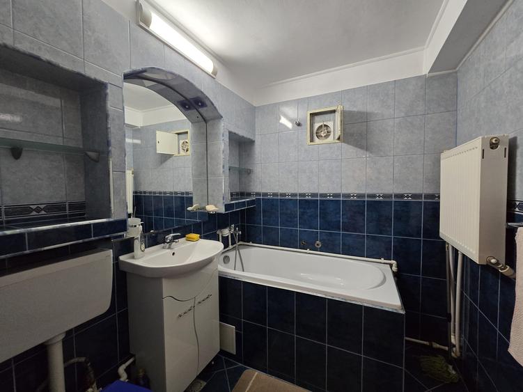 Apartament cu 3 camere decomandat în Vidin-Progresul