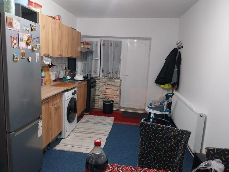 Apartament cu 2 camere semidecomandat în Ruginești