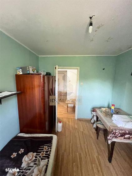 Apartament cu 3 camere decomandat în Podul de Piatră