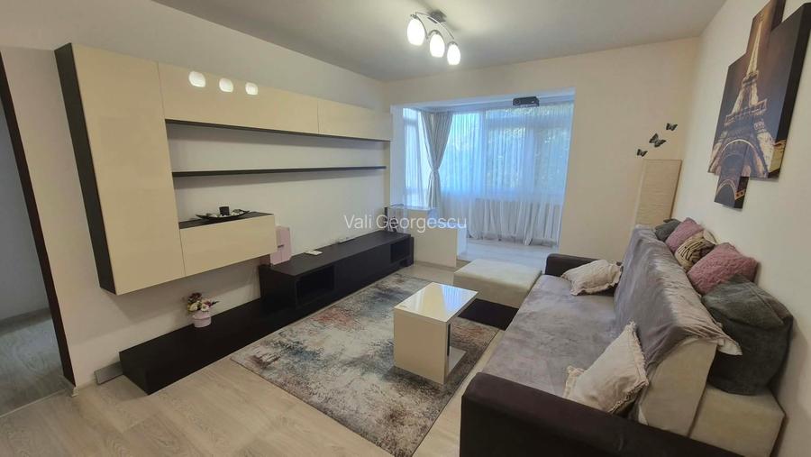 Titan inchiriere ap 3 camere 3min metrou Titan cu loc de parcare