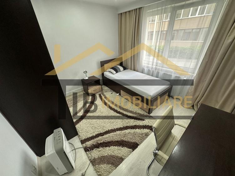 Apartament cu 3 camere decomandat în Cornișa
