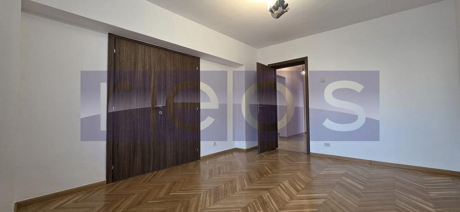 Apartament cu 3 camere decomandat în Dorobanți