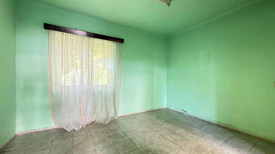 Casă individuală cu 6 camere cu Canalizare în Central