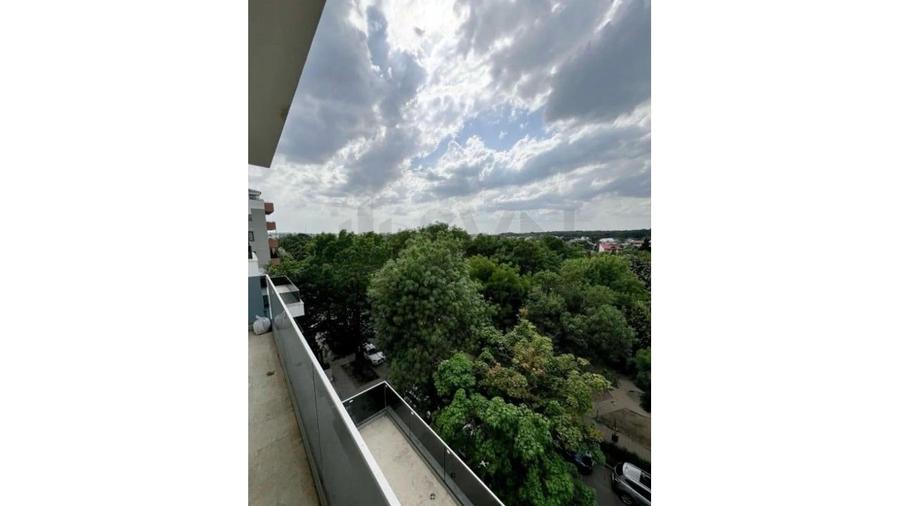 Apartament cu 4 camere decomandat în Sisești