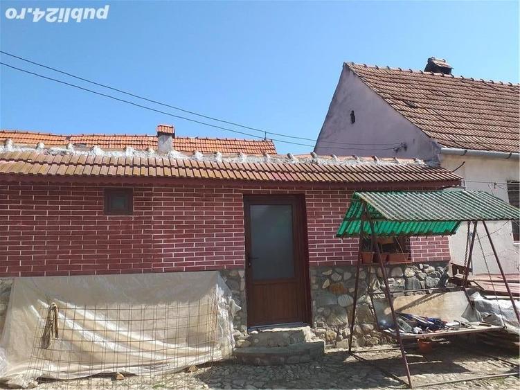Casă cu 6 camere cu Teren 9000 Mp în Orăștioara de Jos