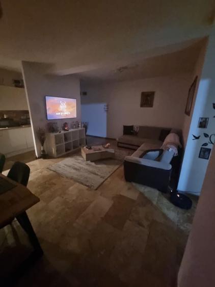 Apartament cu 3 camere decomandat în Exterior Vest