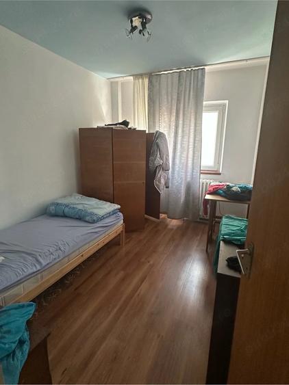 Apartament cu 3 camere decomandat în Tineretului