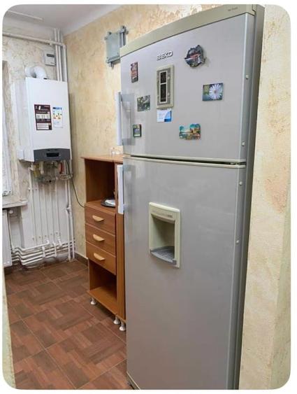 Apartament cu 3 camere semidecomandat, mobilat în Ultracentral