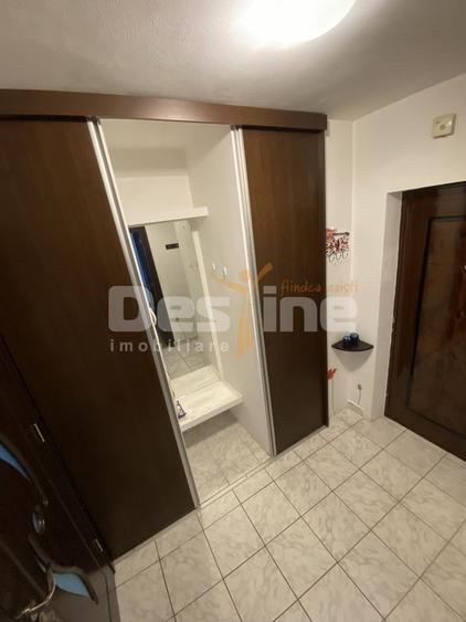 Apartament cu 2 camere semidecomandat, mobilat în Gorjului