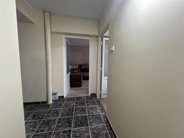 Apartament cu 3 camere decomandat, mobilat în George Enescu
