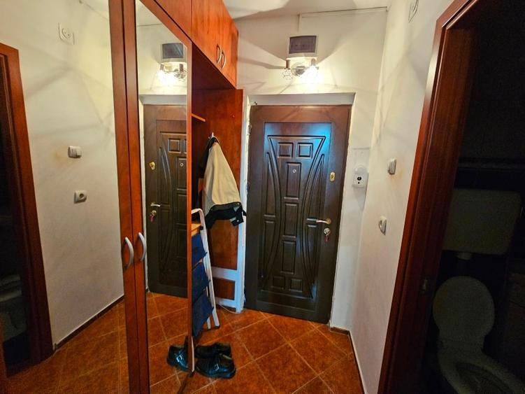 Garsonieră decomandată, mobilată în Centrul Civic