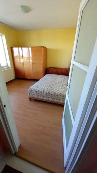 Apartament cu 3 camere semidecomandat în Nicolae Bălcescu