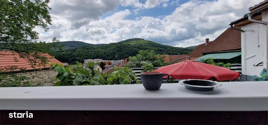 Casă cu 4 camere în Muncitoresc