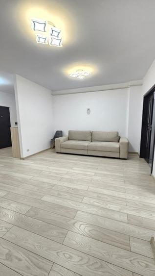 Apartament cu 3 camere semidecomandat în Cug