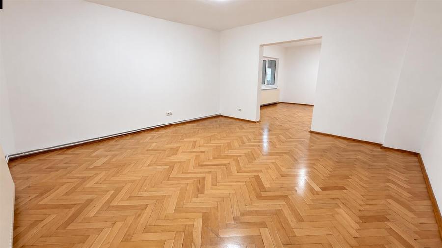 Birou, de 200 mp, în Astra
