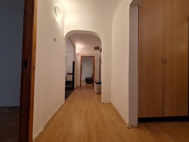Apartament cu 4 camere decomandat, mobilat în Freidorf