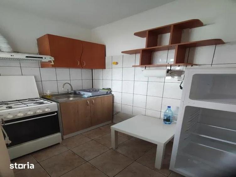 Garsonieră în Titan