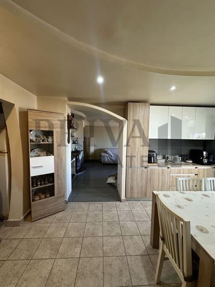 Apartament cu 4 camere decomandat, mobilat în Bucovina